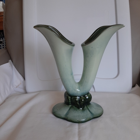 Flower Vase Ceramic Vintage HULL Green Glazed - Picture 3 of 8